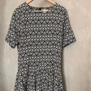 In great condition, H&M patterned dress